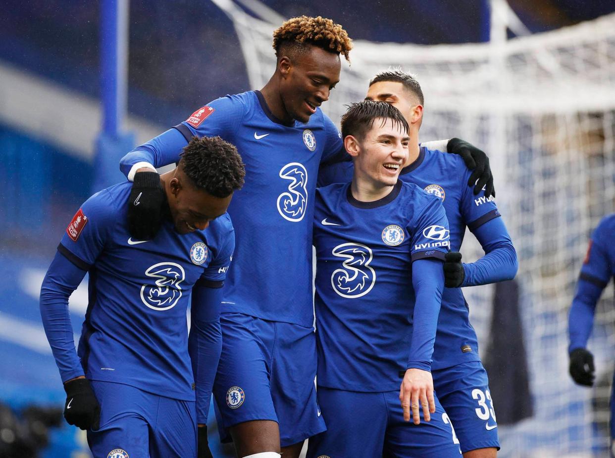 国际比赛日上海久事备战英超，更衣室发声细节曝光，赛场秩序良好，更衣室氛围转暖的简单介绍