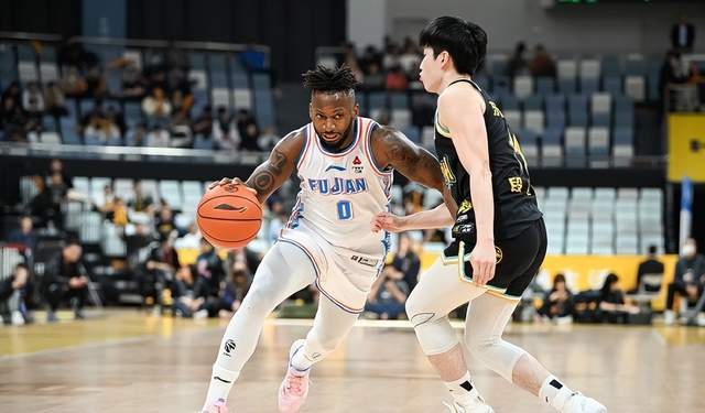 里程碑夜！北京首钢回应争议，全明星赛集结日刷纪录，更衣室稳定，训练强度明显提升的简单介绍