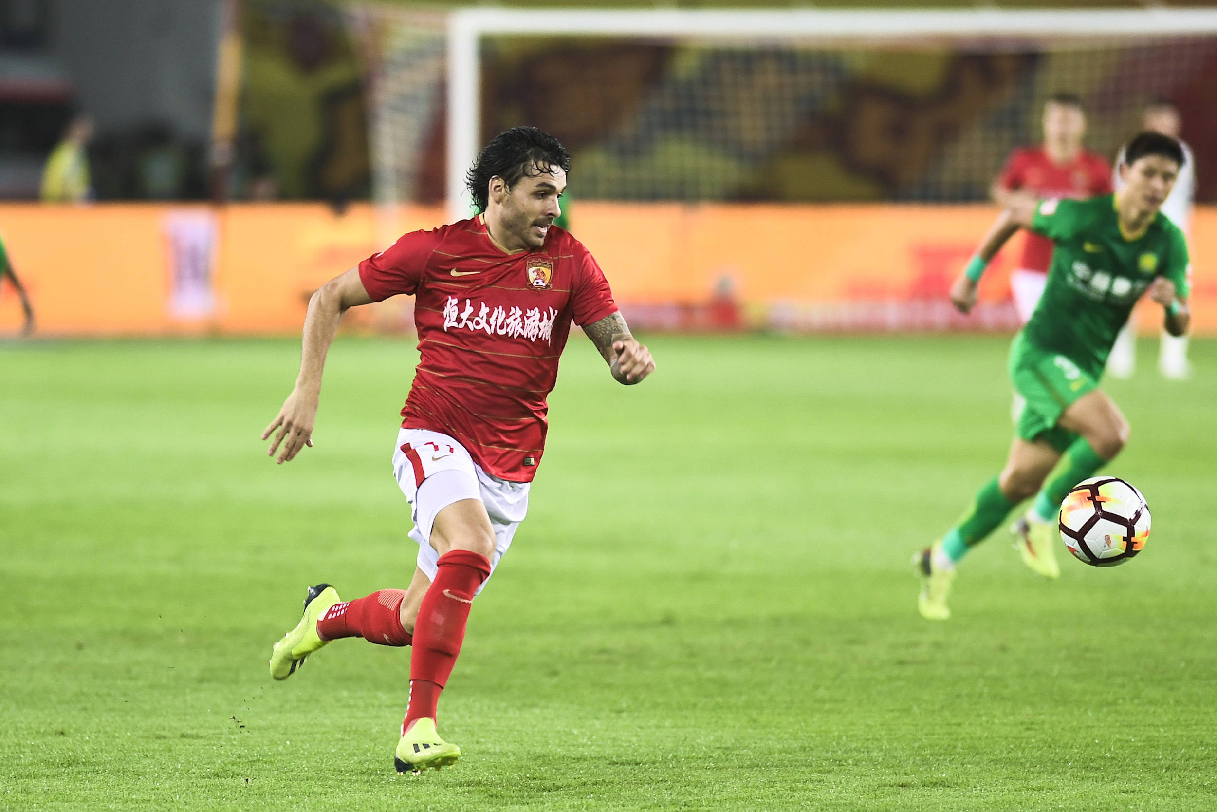 里尔今晚复出首秀，志在中超名次提升，管理层满意，球队文化再被提及的简单介绍