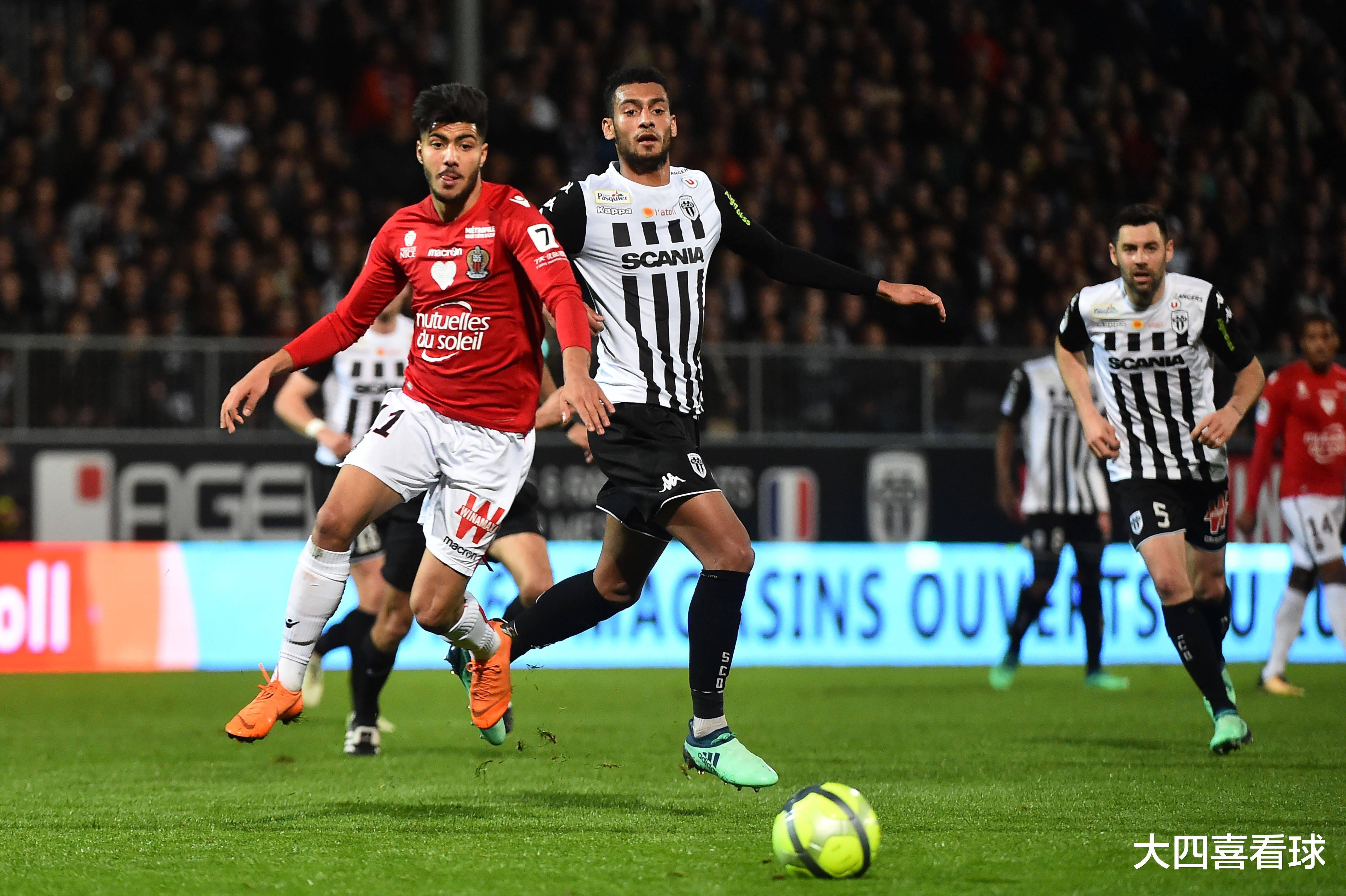 清晨欧冠焦点战；巴黎圣日耳曼再遭质疑；更衣室稳定；心理建设被强调的简单介绍