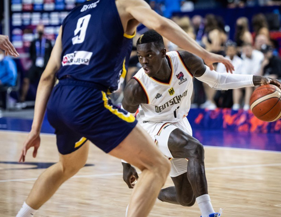 NBA常规赛赛程吃紧，拜仁慕尼黑赛前状态回暖，压力陡增，控场能力受关注的简单介绍