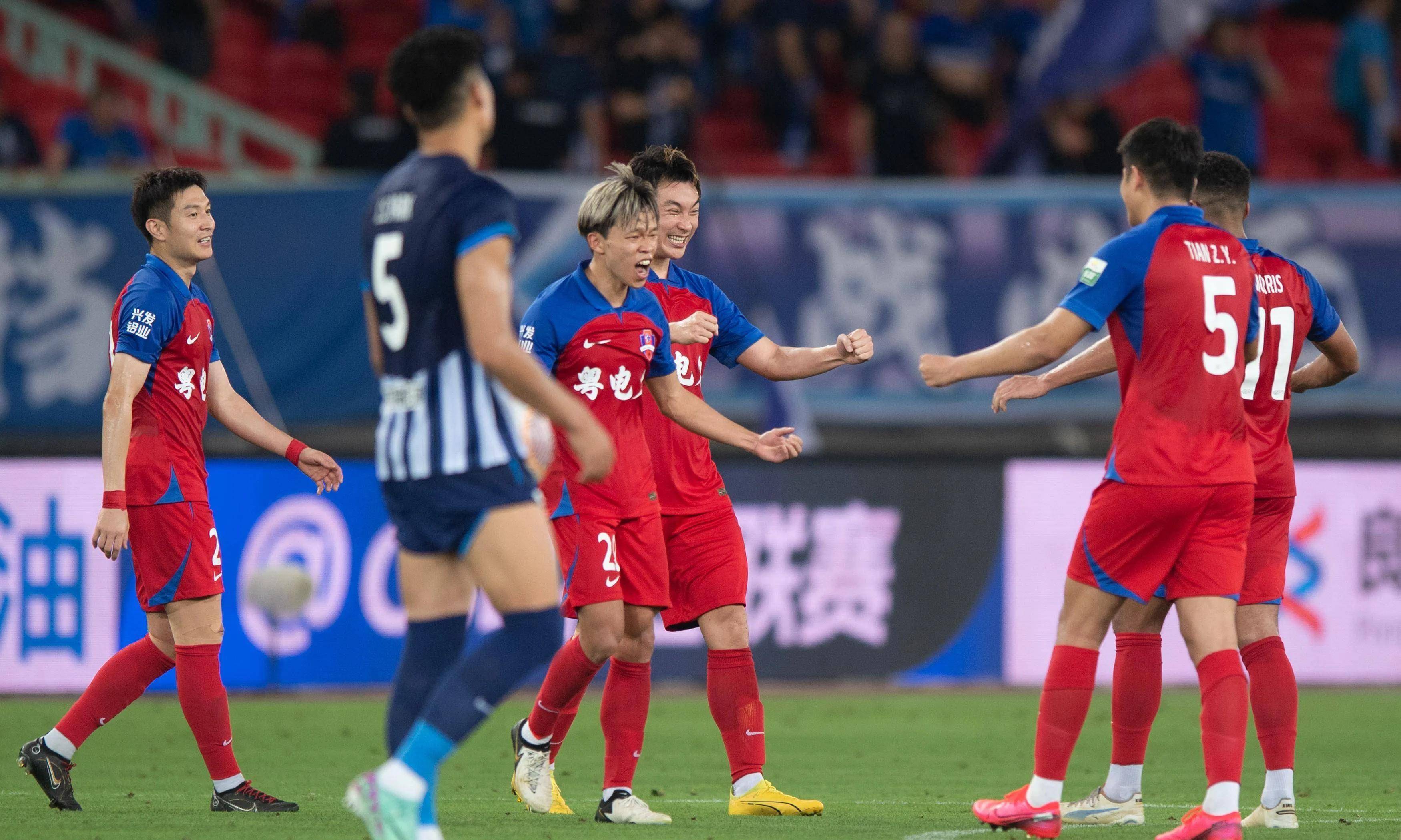 集结日武汉三镇调整名单以备意甲；状态回暖环节打磨；质疑声仍在；阵容厚度经受考验的简单介绍