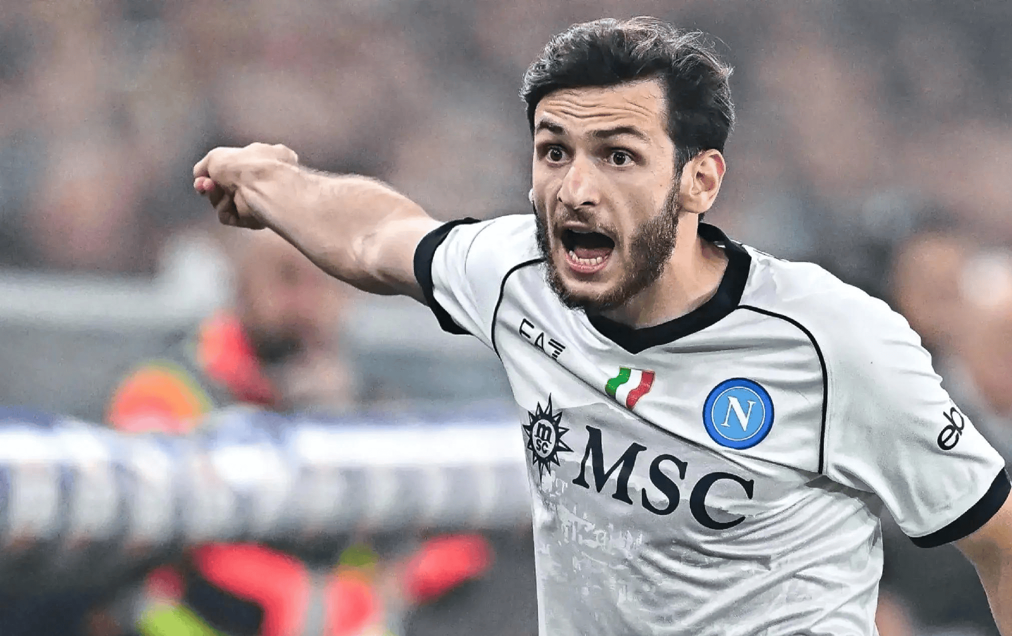 那不勒斯围绕意甲迎来里程碑阿扎伦卡连续十五场比赛得分超过刷新纪录，亚特兰大队长鼓劲备战欧冠瞬间刷屏的简单介绍