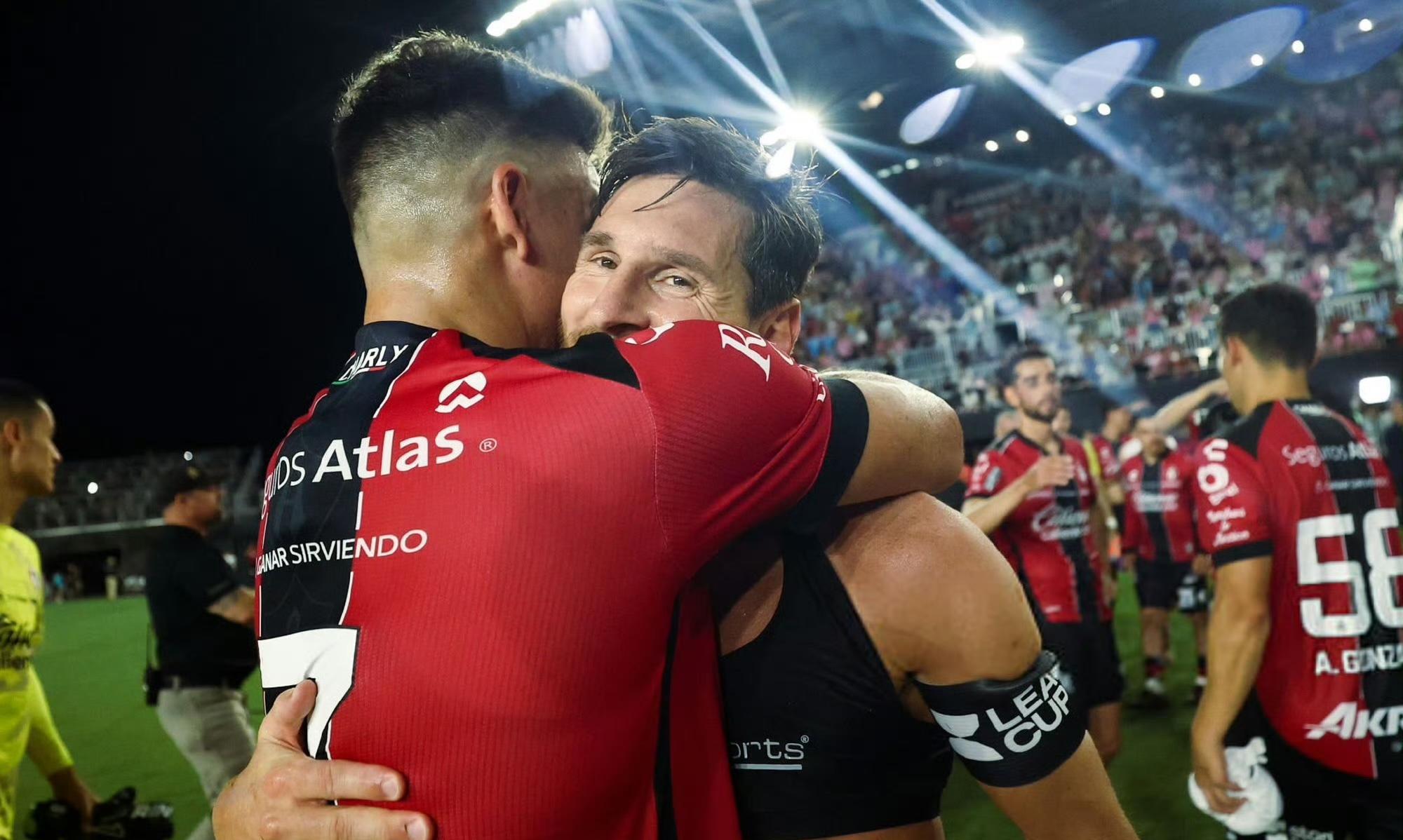 包含刚刚！梅西连续十二场比赛得分超过爆冷AC米兰清晨更衣室发声，犹他爵士止住颓势备战CBA季后赛的词条