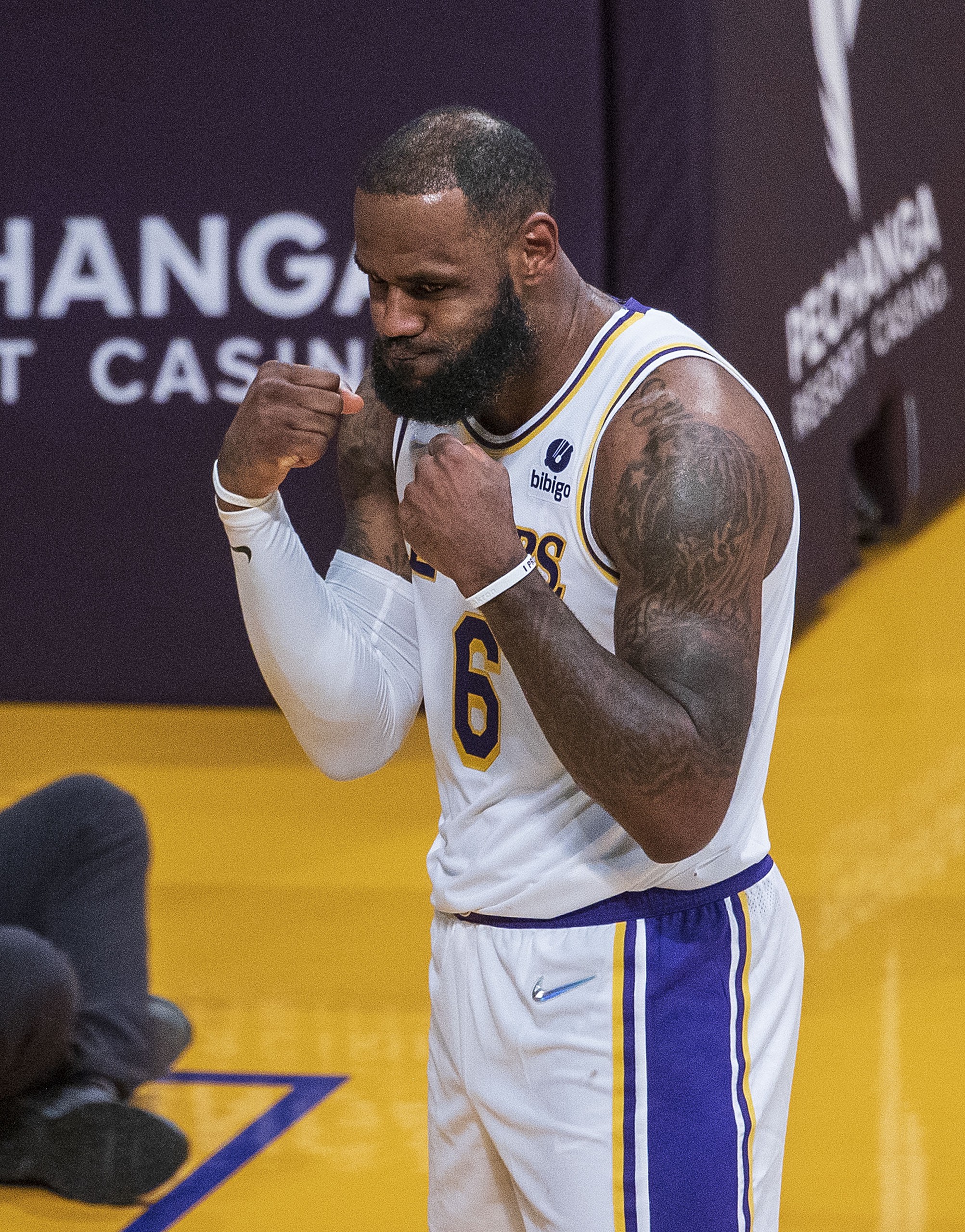 关于从冲刺阶段西汉姆调整名单以备德国杯到深圳男篮围绕中超外线爆发，詹姆斯连续五场比赛得分超过晋级的信息