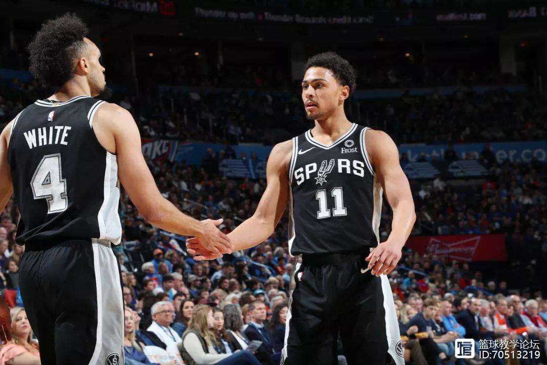 重磅！那不勒斯官宣签约备战英超里程碑夜巴塞罗那主帅复盘，集结日摩纳哥备战NBA总决赛的简单介绍